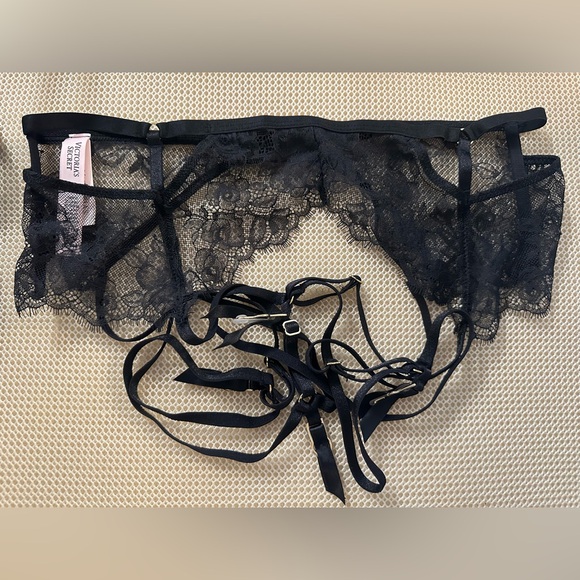🆕 VS Very Sexy Rose Lace Garter Belt Black - Picture 3 of 4